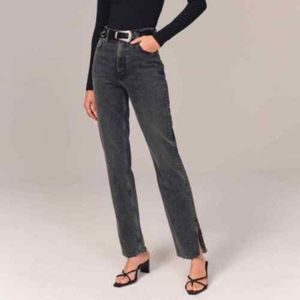 Abercrombie Ultra high rise 90’s ultra high rise straight Jean 30S